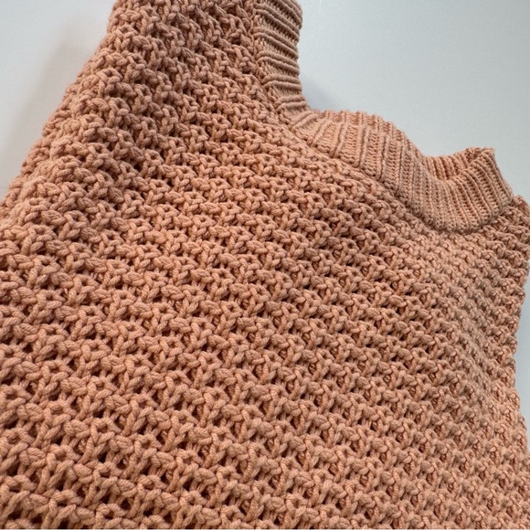 Universal Thread Blush Peach Sweater Small - Picture 3 of 6